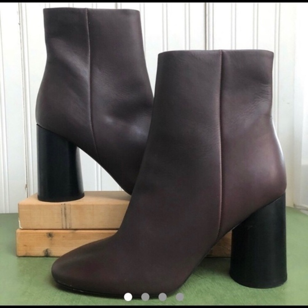 Vince NWOT Ridley Round Heeled Boots